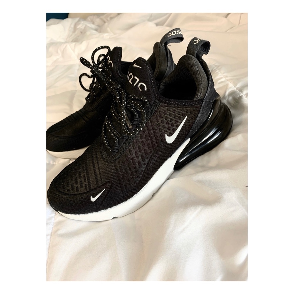 Nike Air Max 270 Black sz 6